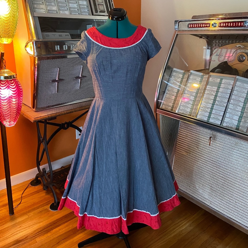 Sheen Chambray dress in EUC sz. L